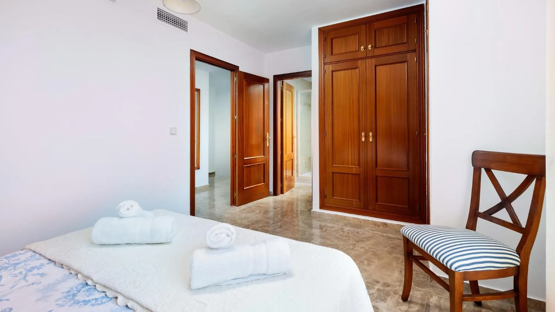 Bonita Casa Adosada En Esquina Estepona Holiday home